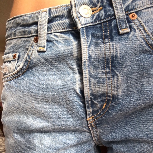 Mid rise distressed light-wash boyfriend denim - Picture 5 of 7